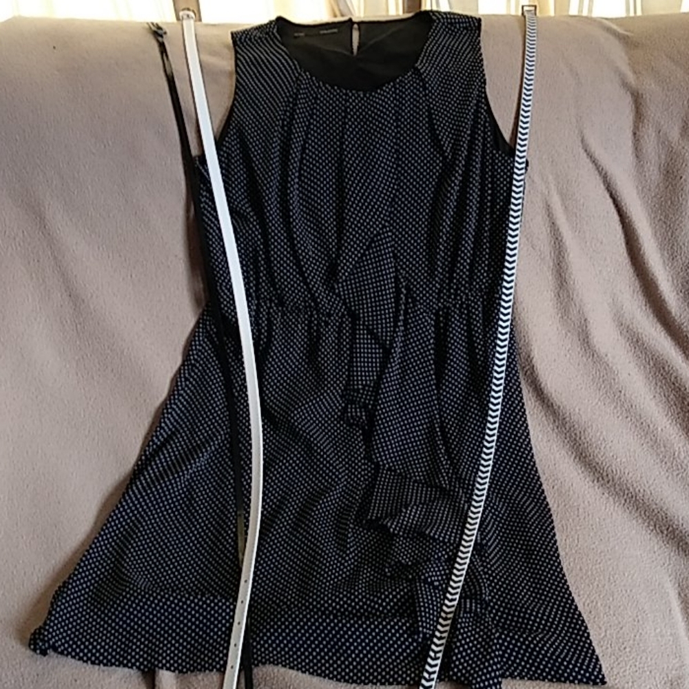 Pull over sleeveless dress knee length withvassor